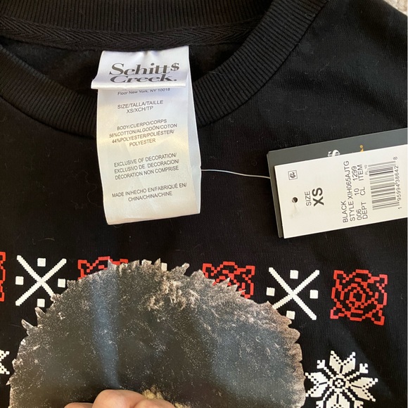 NWT Christmas Crewneck Long Sleeve Sweatshirt Bebe it’s Cold Outside - Picture 3 of 3